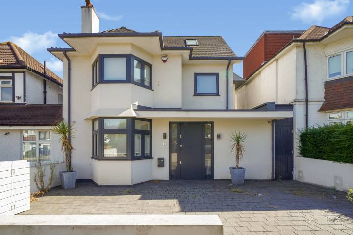 Luxury Family Home Elliot Road, Hendon